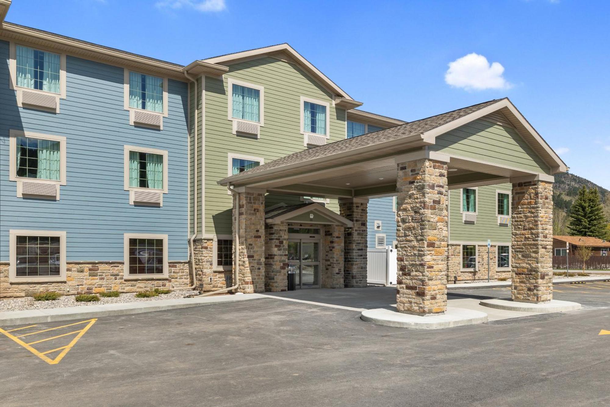 Cobblestone Hotel & Suites - Alpine Exterior photo